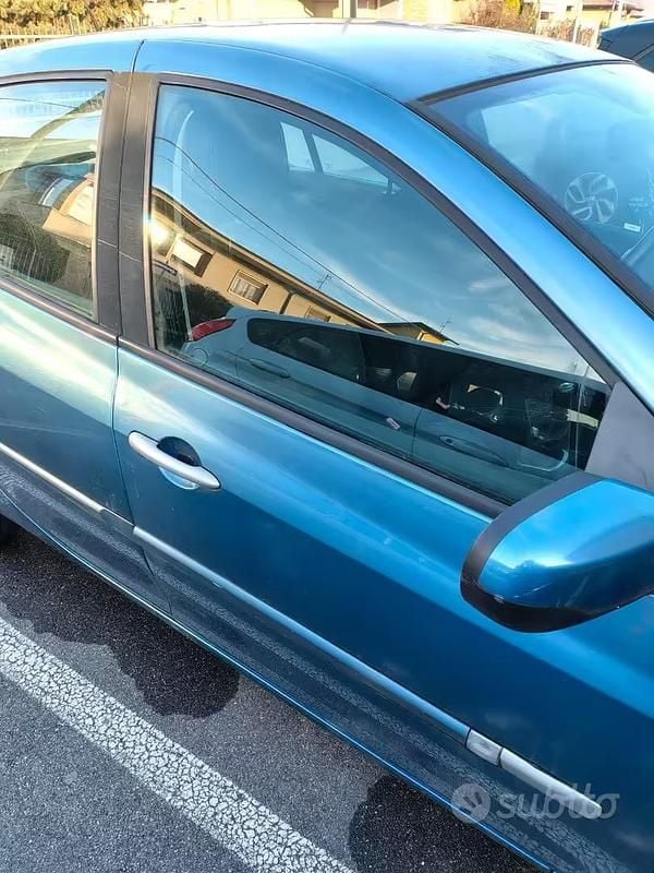 Usata Renault Clio II 75 CV (55 kW) 2009 Utilitaria