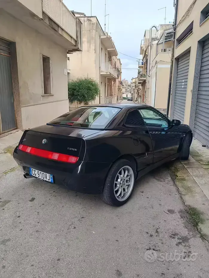 Usata Alfa Romeo GTV 150 CV (110 kW) 2003 Nero Coupé