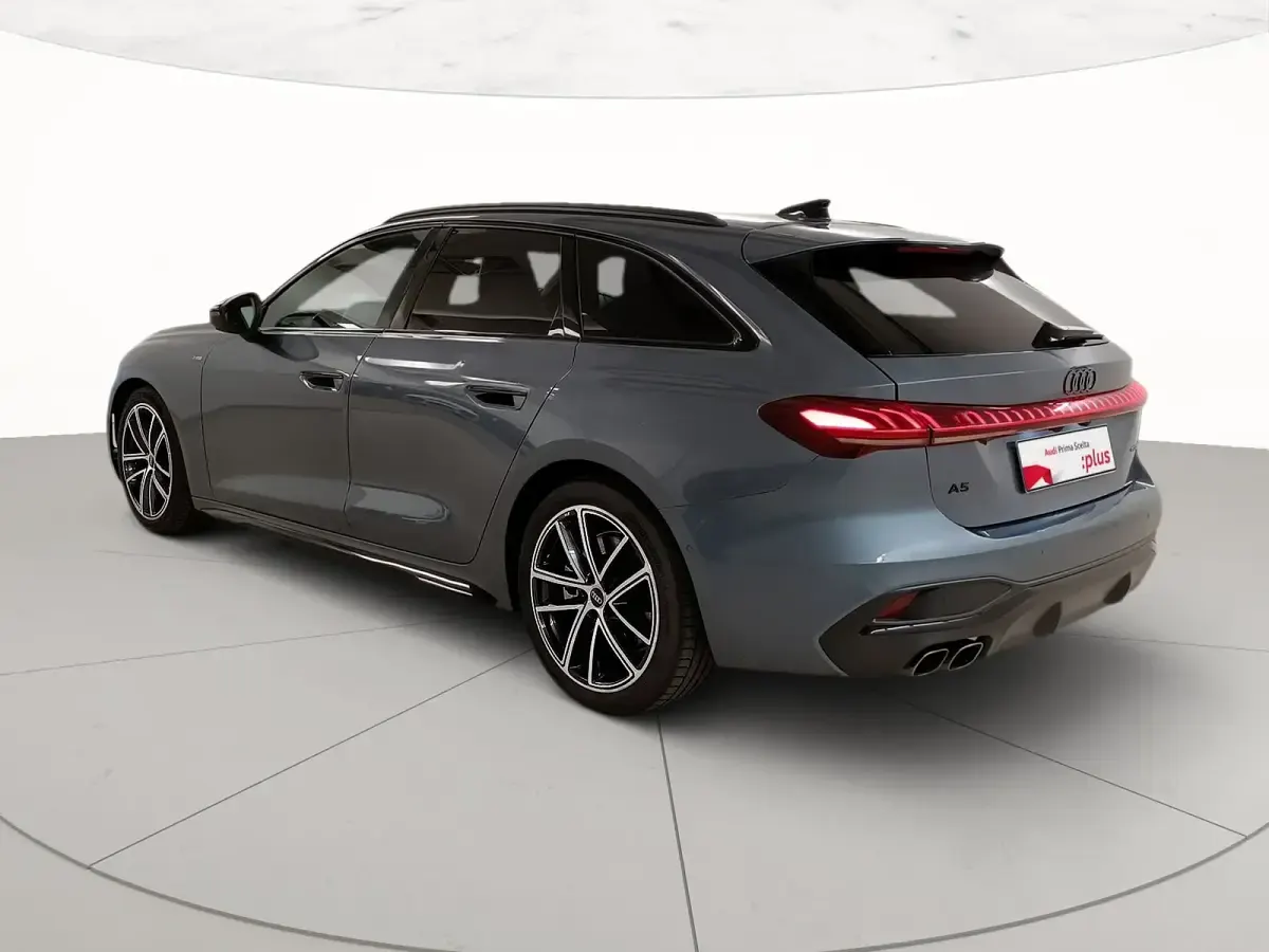 Usata Audi A5 Advanced 204 CV (150 kW) 2025 Blu orizzonte metallizzato Station wagon