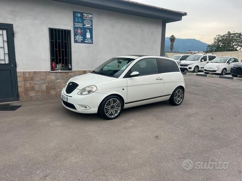 Usata 2009 Lancia Ypsilon Due volumi | 4300 € (Molto cara) - Immagine 1/4