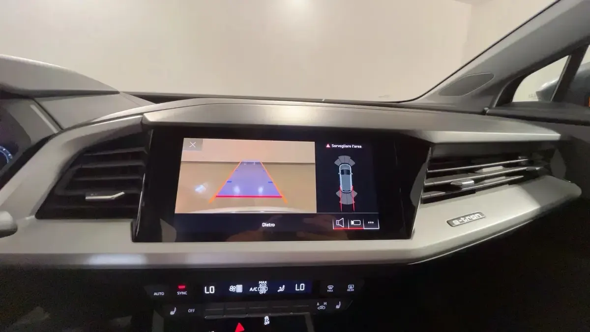 Usata Audi Q4 e-tron Advanced 69 kW (95 CV) 2021 Grigio tifone metallizzato SUV