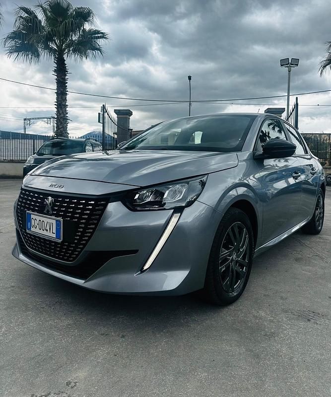 Usata Peugeot 208 Allure 75 CV (55 kW) 2022 Argento Utilitaria