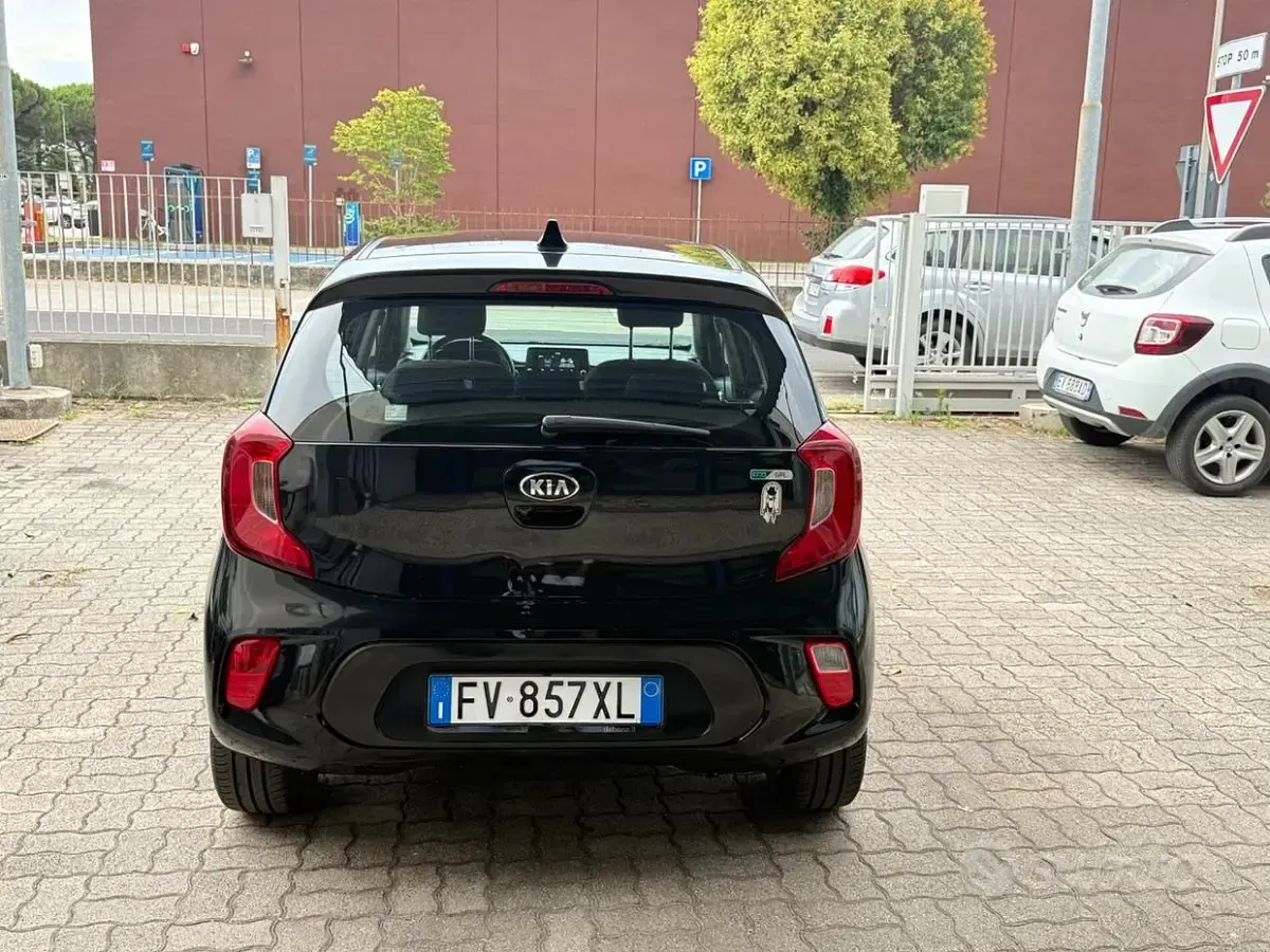 Usata Kia Picanto 65 CV (47 kW) 2019 Nero Utilitaria