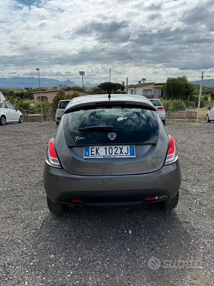 Usata Lancia Ypsilon S 69 CV (50 kW) 2012 Grigio Utilitaria