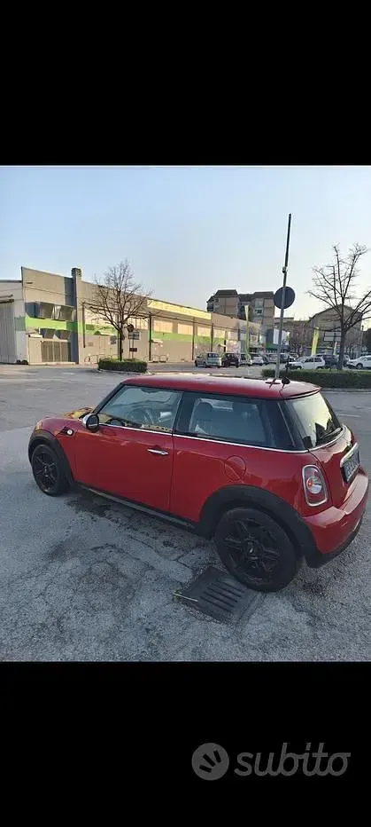 Usata Mini ONE 75 CV (55 kW) 2012 Rosso Utilitaria