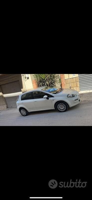 Usata 2014 Fiat Punto Evo Utilitaria | 4999 € (Ottimo prezzo) - Immagine 1/2