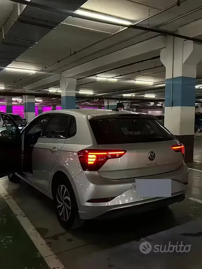 Usata VW Polo 80 CV (58 kW) 2023 Grigio Utilitaria