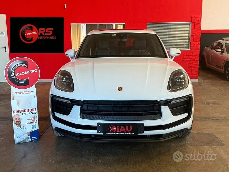 Bianco Usata 2024 Porsche Macan SUV | 72.500 € (Buon prezzo) - Immagine 1/4