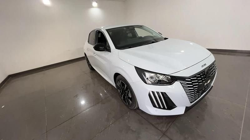 Nuova Peugeot 208 Allure 100 CV (73 kW) 2025 Bianco okenite Utilitaria