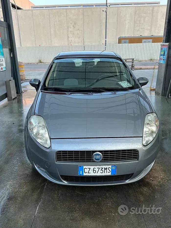 Usata Fiat Grande Punto 77 CV (56 kW) 2006 Grigio Utilitaria