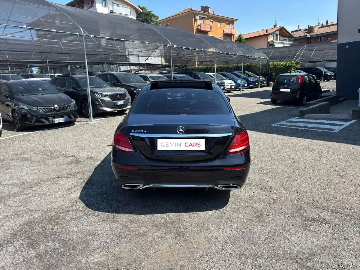Usata Mercedes E220 Premium Plus 194 CV (142 kW) 2016 Nero Berlina