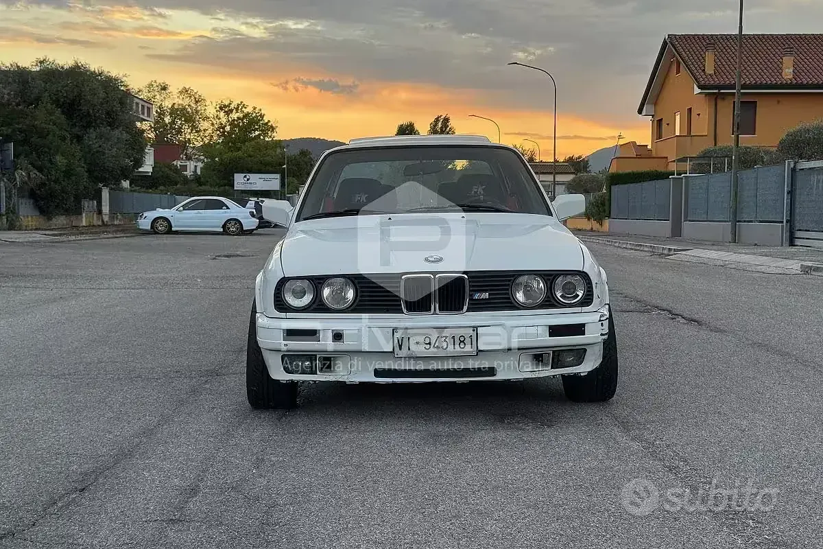 Usata BMW 318 113 CV (83 kW) 1990 Bianco Berlina