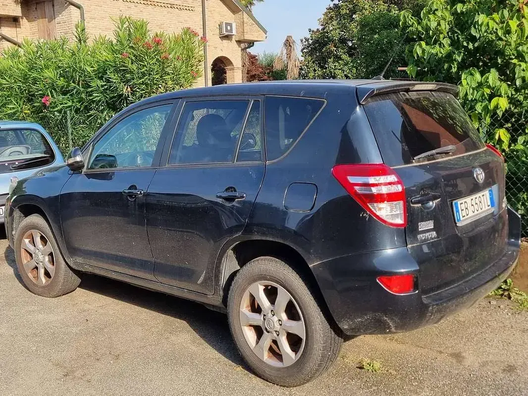 Usata Toyota RAV4 150 CV (110 kW) 2010 Blu/azzurro SUV