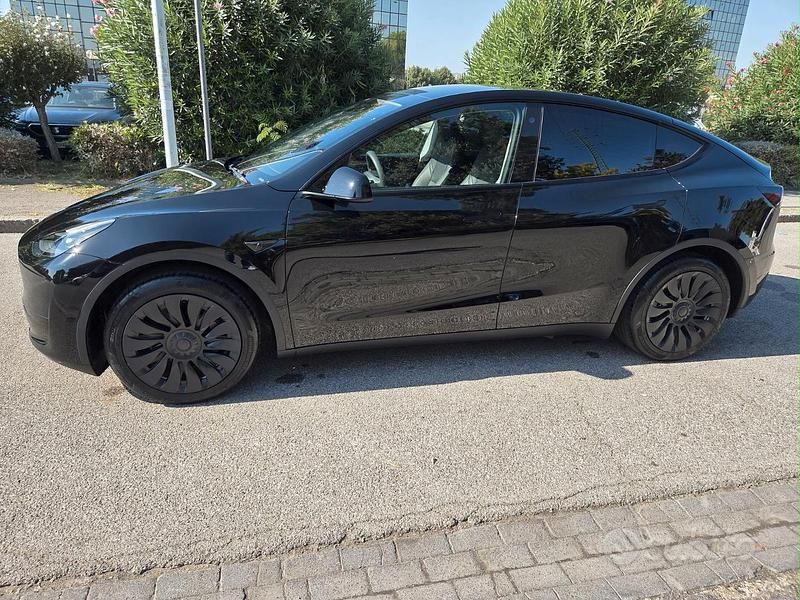 Usata Tesla Model Y RWD 250 kW (340 CV) 2024 Nero SUV