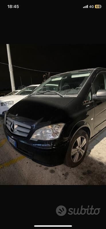 Nero Usata 2013 Mercedes Vito Monovolume | 10.000 € (Buon prezzo) - Immagine 1/4