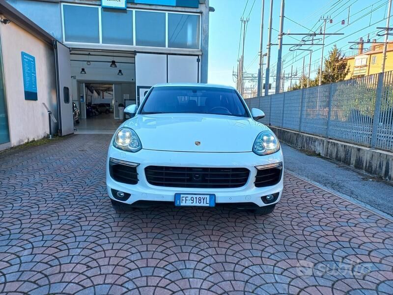 Usata Porsche Cayenne 250 CV (183 kW) 2016 Bianco SUV