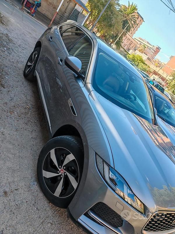Usata Jaguar F-Pace 204 CV (150 kW) 2021 Grigio SUV