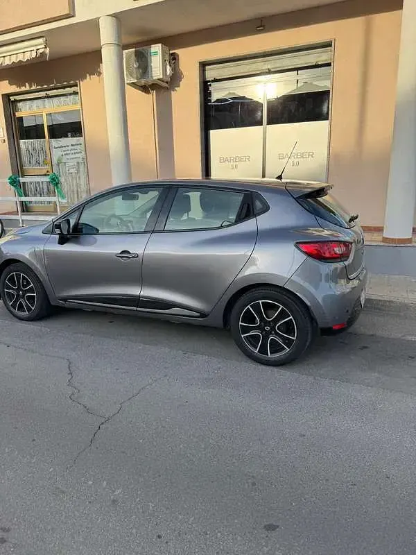 Usata Renault Clio IV 75 CV (55 kW) 2014 Grigio Berlina