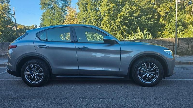 Usata Alfa Romeo Stelvio 160 CV (117 kW) 2020 Grigio SUV