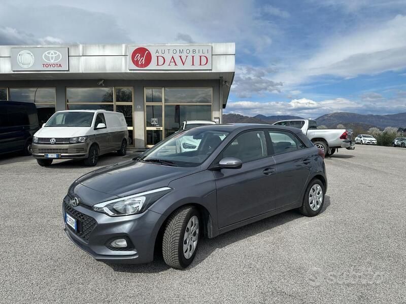 Usata Hyundai i20 100 CV (73 kW) 2019 Grigio Berlina