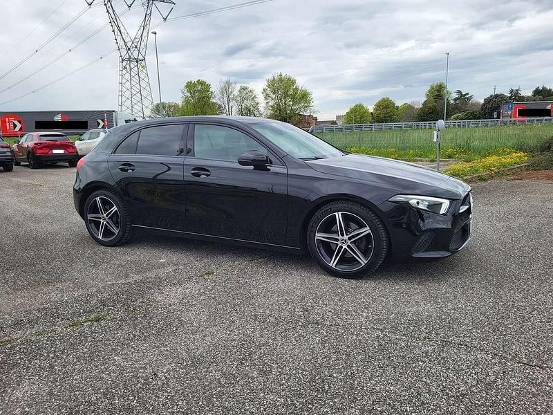Usata Mercedes A180 116 CV (85 kW) 2022 Schwartz Berlina