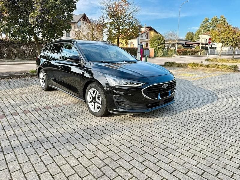 Usata Ford Focus 120 CV (88 kW) 2022 Nero Station wagon