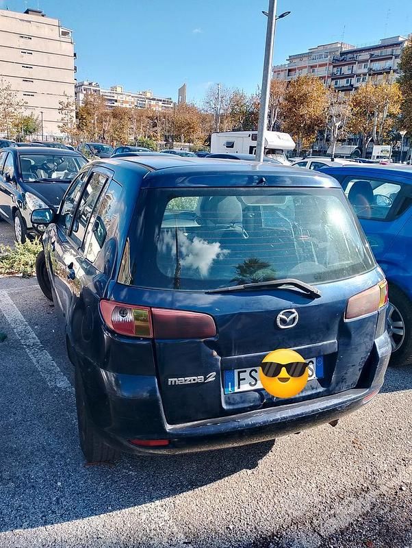 Usata Mazda 2 68 CV (50 kW) 2006 Blu Utilitaria