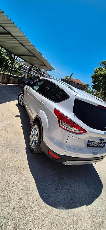 Usata Ford Kuga 150 CV (110 kW) 2015 Bianco SUV