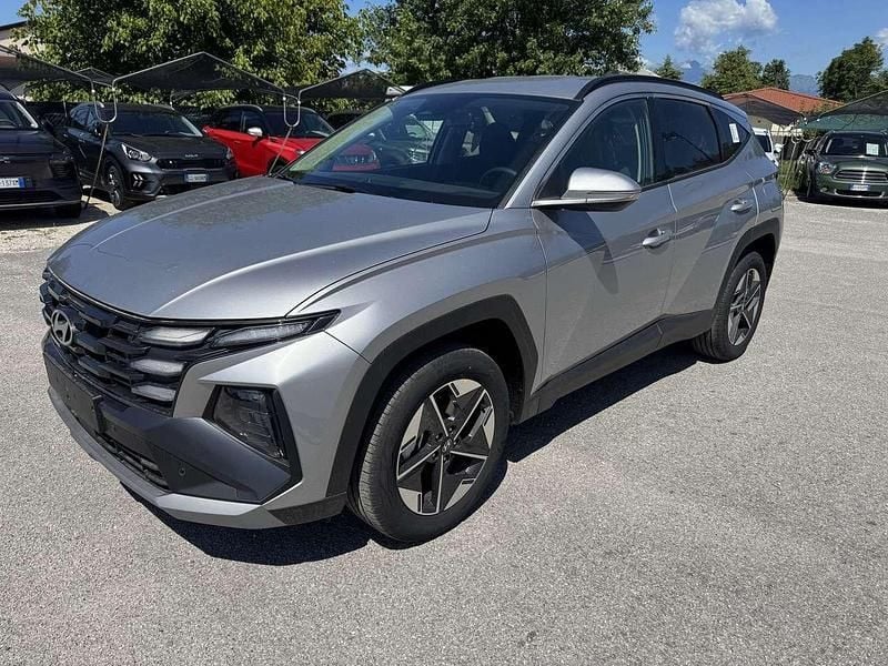 Argento Nuova 2025 Hyundai Tucson SUV | 34.900 € (Buon prezzo) - Immagine 1/4