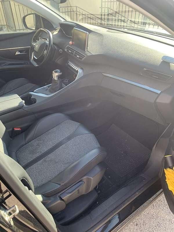 Usata Peugeot 3008 Allure 131 CV (96 kW) 2019 SUV