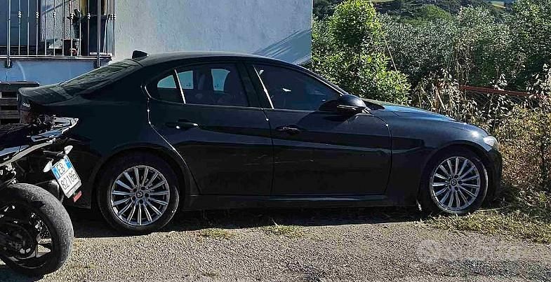 Usata Alfa Romeo Giulia Business 180 CV (132 kW) 2016 Nero Berlina