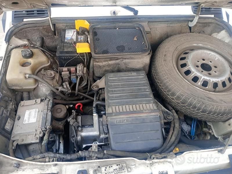 Begagnad Fiat Panda Young 54 HK (39 kW) 2002 Vit Sedan