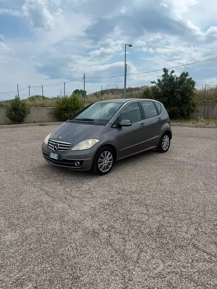 Usata Mercedes A160 Edition 95 CV (69 kW) 2011 Grigio Berlina