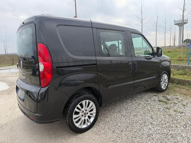 Usata Fiat Doblò Dynamic 104 CV (76 kW) 2013 Grigio Monovolume