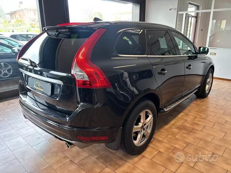 Usata Volvo XC60 R-Design Momentum 181 CV (133 kW) 2014 Blu SUV