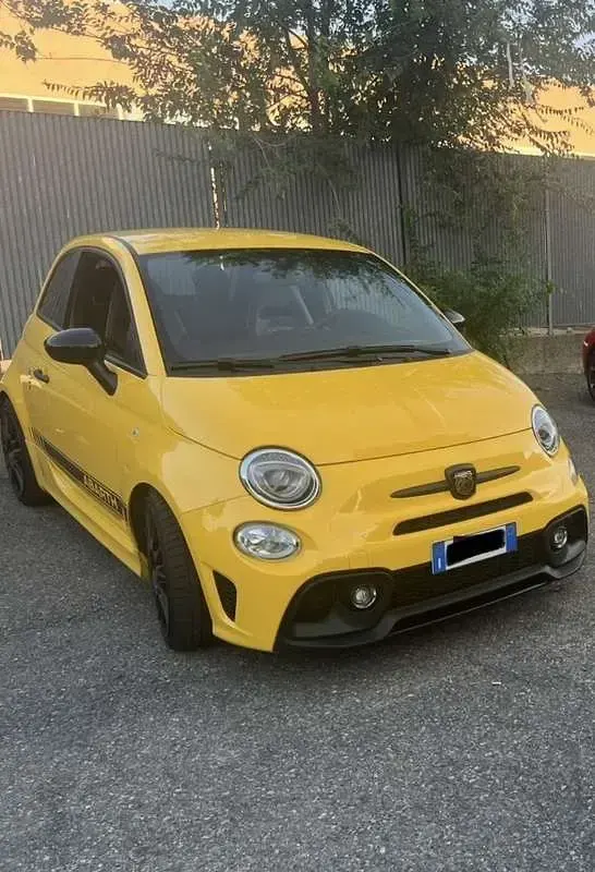 Usata Abarth 595 Competizione 179 CV (131 kW) 2018 Giallo Berlina