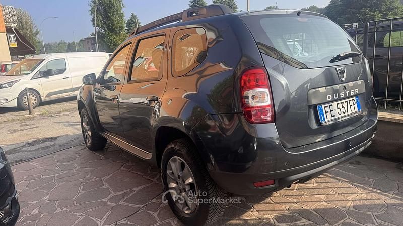 Usata Dacia Duster Lauréate 109 CV (80 kW) 2016 Grigio SUV