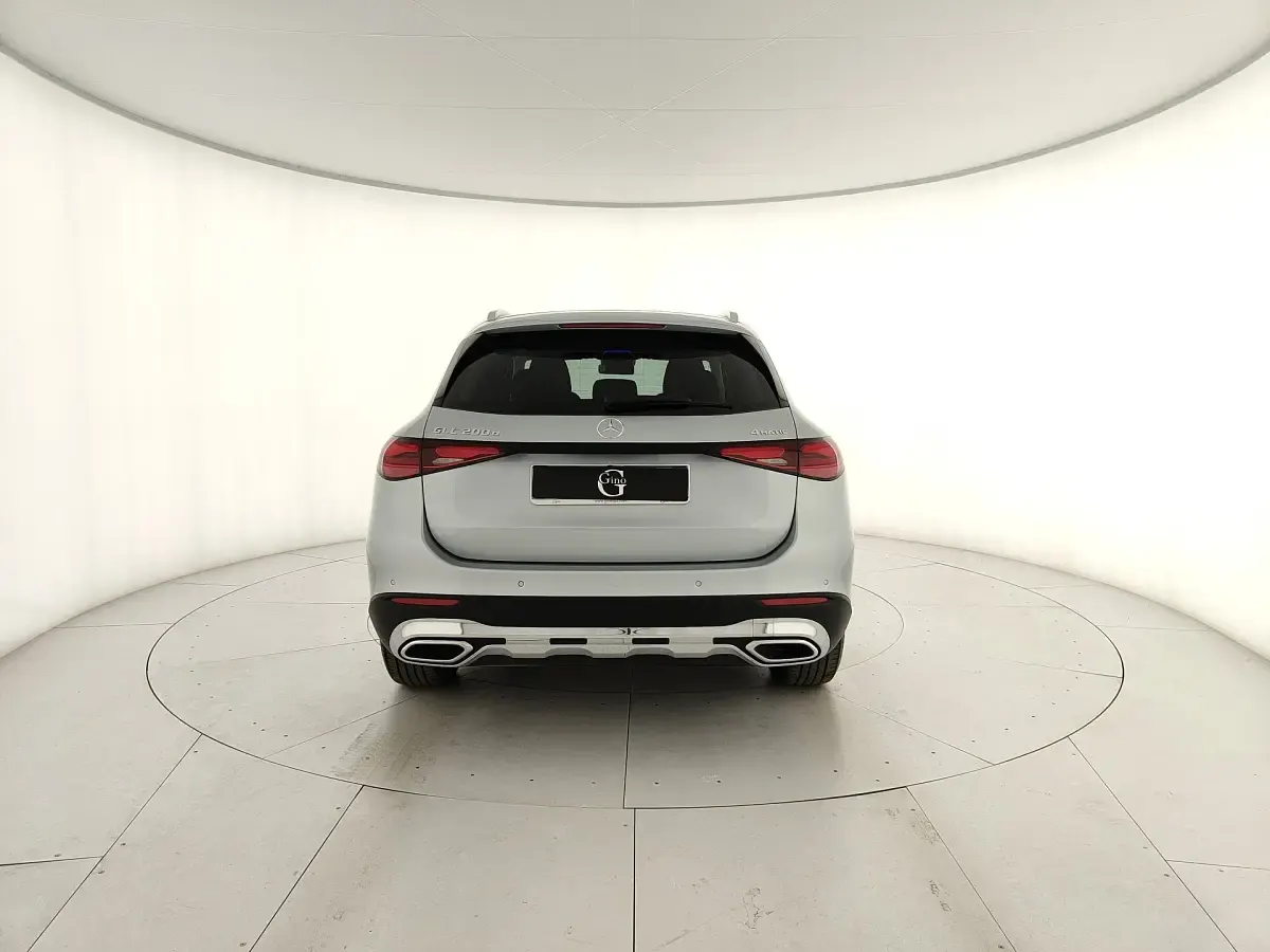 Usado Mercedes GLC200 Advanced 163 CV (119 kW) 2025 Plateado SUV