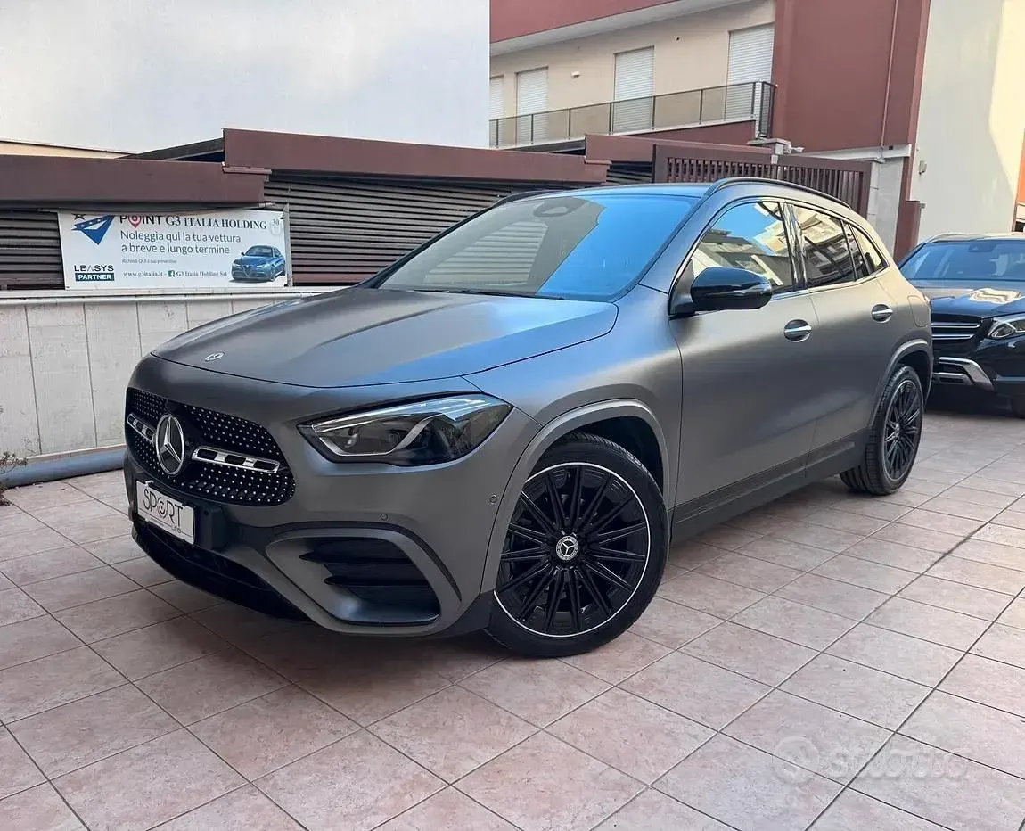 Usata Mercedes GLA200 AMG Line Premium 150 CV (110 kW) 2024 Grigio SUV