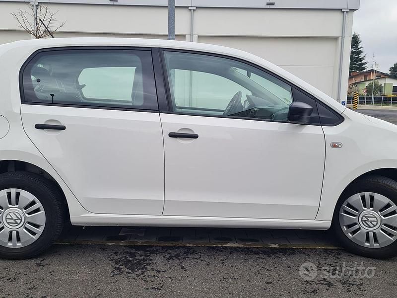 Usata VW up! Move 67 CV (49 kW) 2015 Bianco Utilitaria