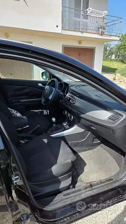 Usata Alfa Romeo Giulietta 105 CV (77 kW) 2011 Nero Utilitaria