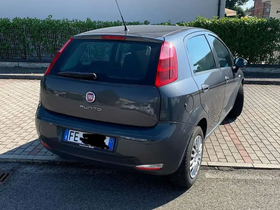 Usata Fiat Punto Street 77 CV (56 kW) 2016 Grigio Utilitaria