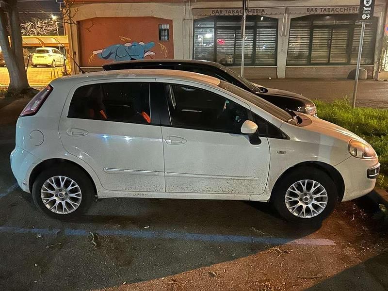Usata Fiat Punto Evo Active 69 CV (50 kW) 2010 Bianco Utilitaria