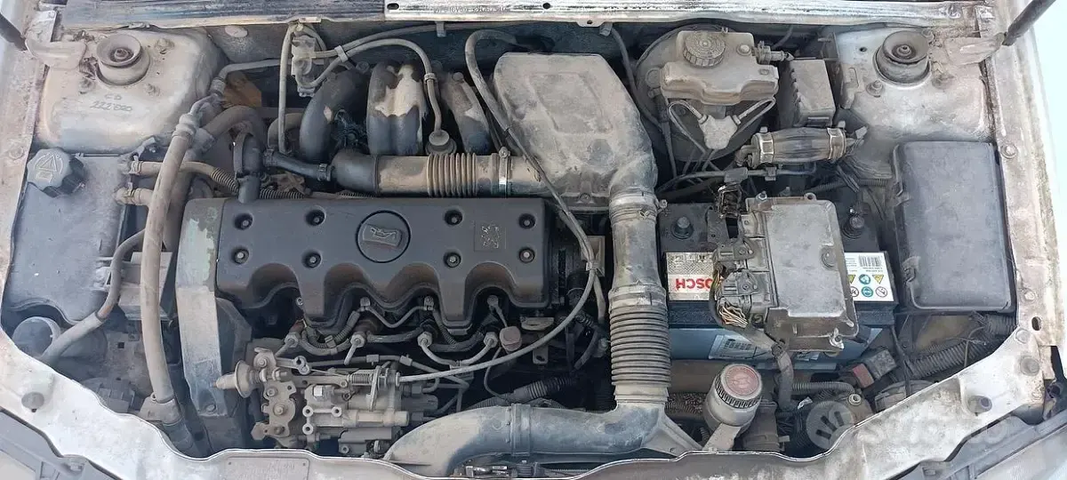 Usata Peugeot 106 57 CV (41 kW) 2001 Bianco Utilitaria