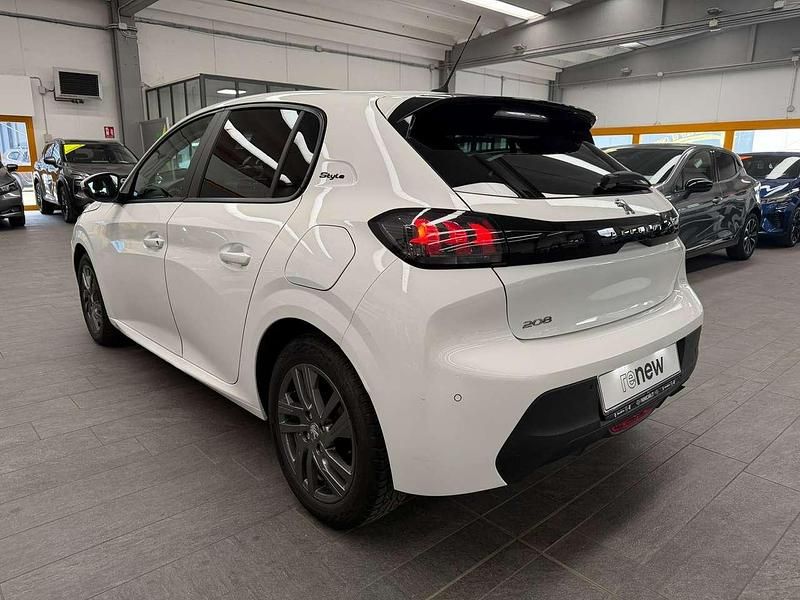 Usata Peugeot 208 Style 75 CV (55 kW) 2021 Bianco pastello Utilitaria