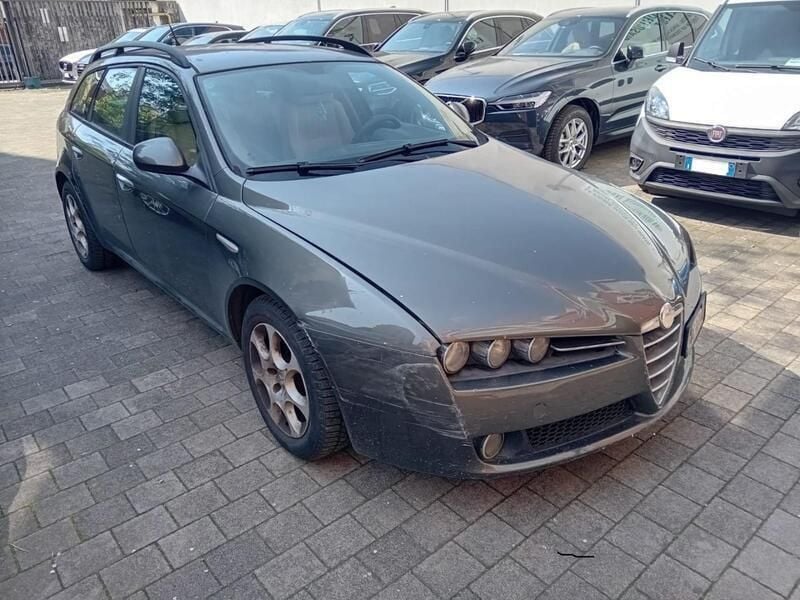 Grigio scuro / metallizzato Usata 2007 Alfa Romeo 159 Progression Station wagon | 2900 € (Ottimo prezzo) - Immagine 1/4