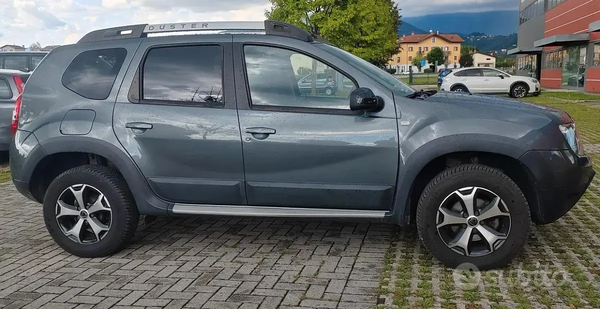 Usata Dacia Duster 109 CV (80 kW) 2017 Grigio SUV