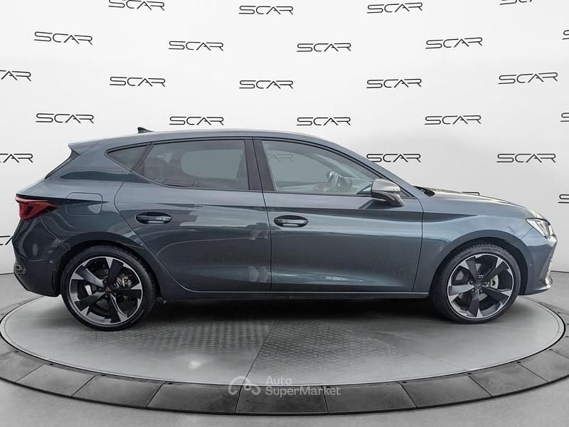 Usata Cupra Leon 204 CV (150 kW) 2024 Grigio scuro Utilitaria