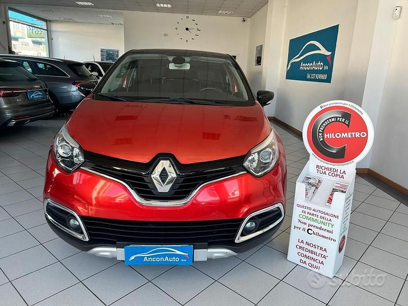 Usata Renault Captur 90 CV (66 kW) 2015 Rosso SUV