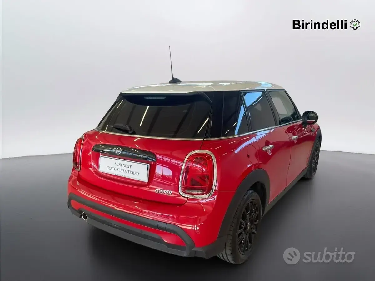 Usata Mini Cooper Classic 136 CV (100 kW) 2022 Rosso Utilitaria